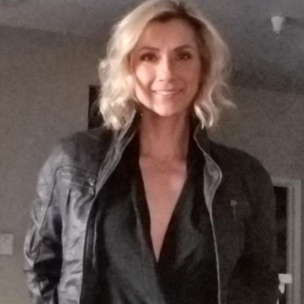 Meet your Posher, Krisztina